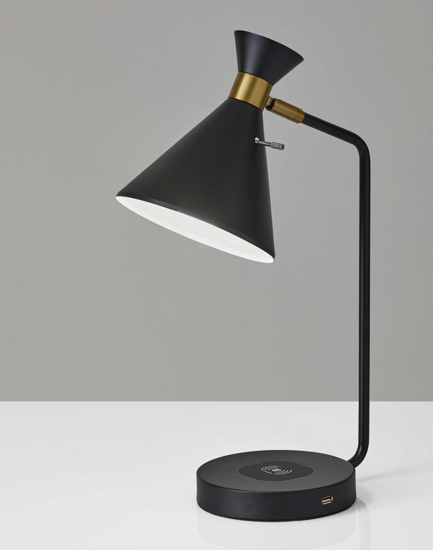 6.625" X 12" X 19" Black Metal Desk Lamp